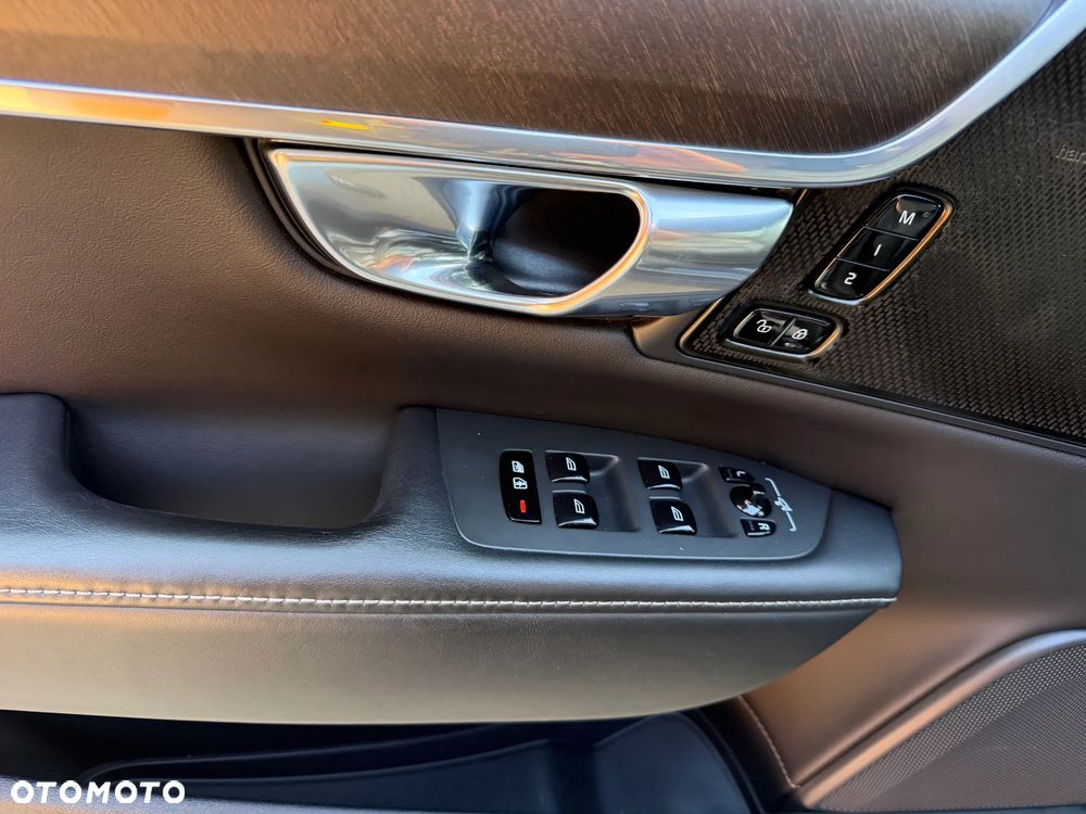 Volvo V90 Cross Country - 13