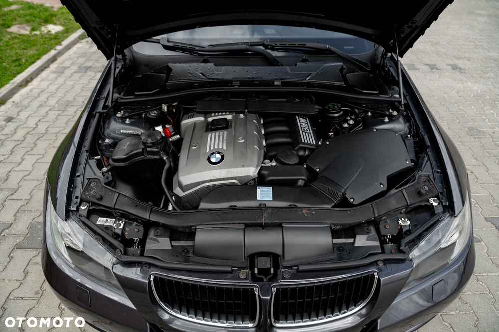 BMW Seria 3 325i - 17