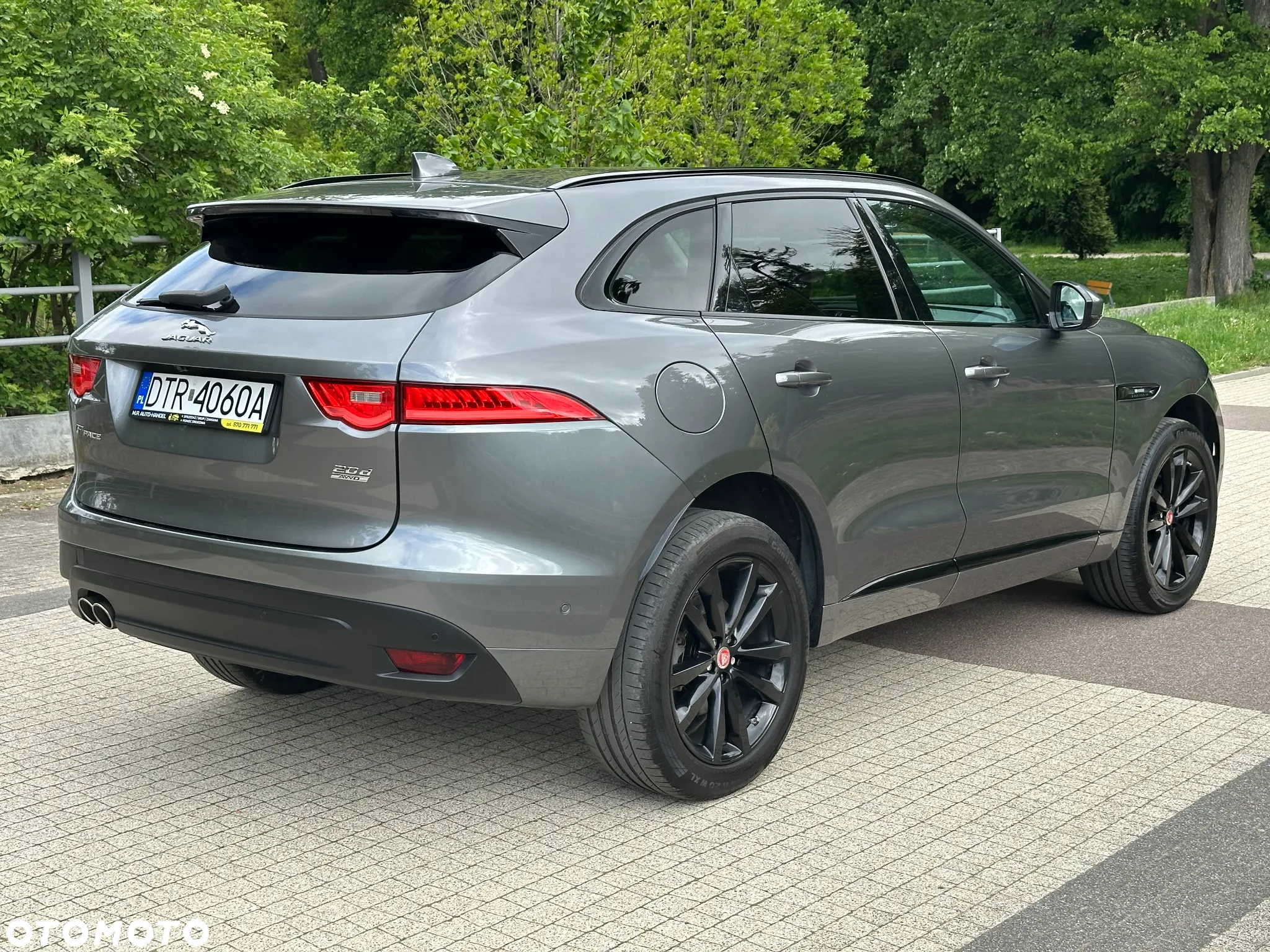 Jaguar F-Pace D200 AWD R-Dynamic HSE 90th Anniversary Edition - 3