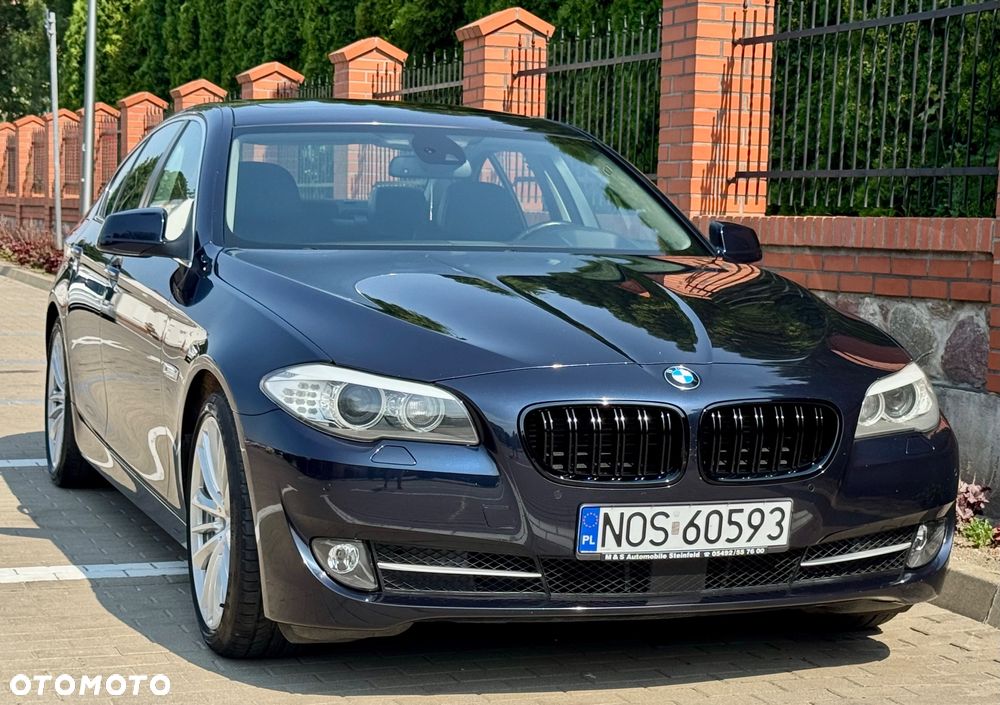 BMW Seria 5 550i Sport-Aut - 23