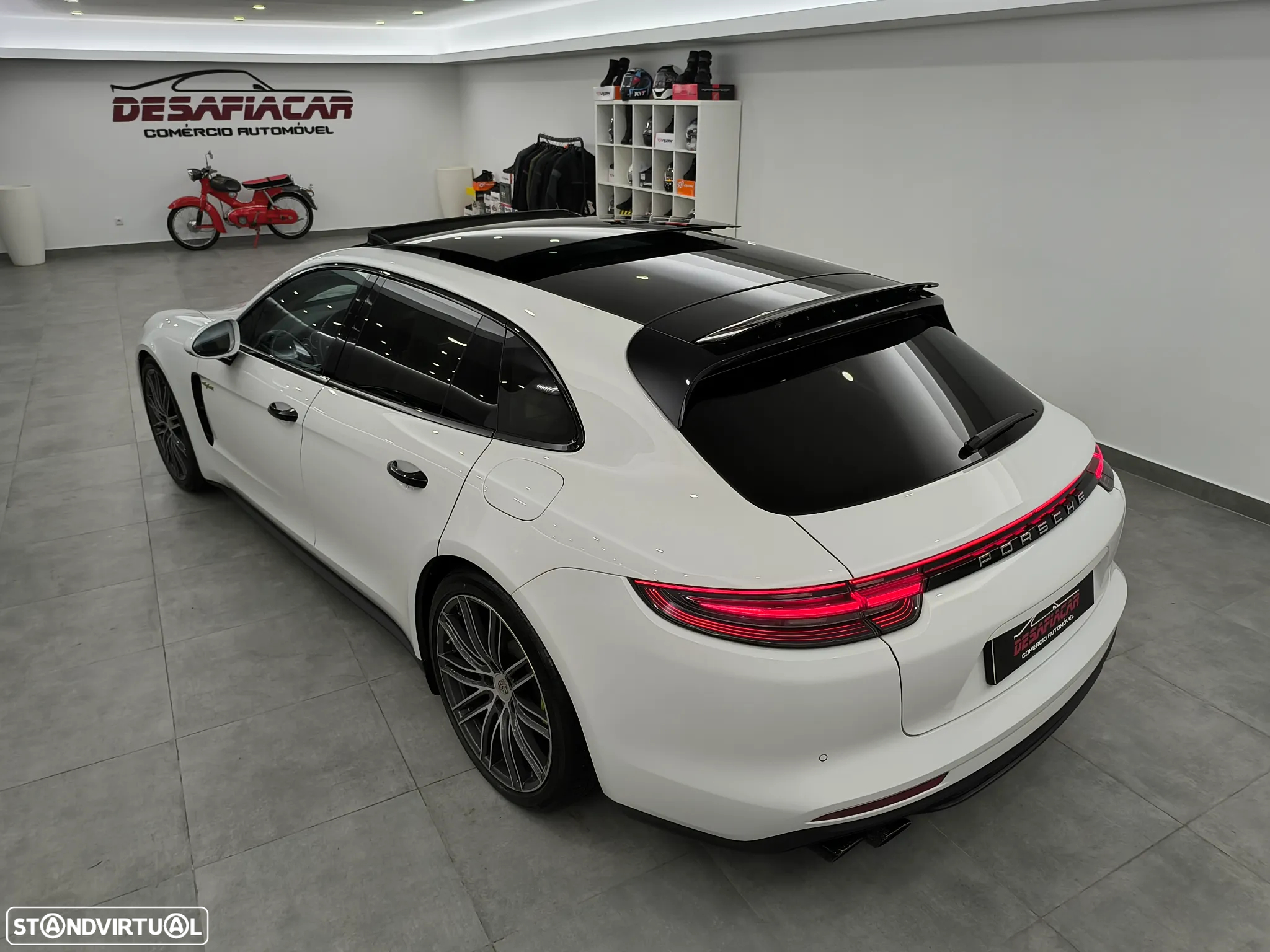 Porsche Panamera Sport Turismo 4 E-Hybrid - 17