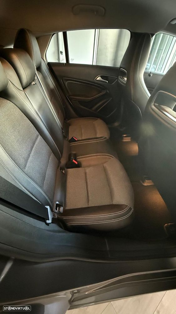 Mercedes-Benz CLA 180 d 7G-DCT Peak Edition - 15