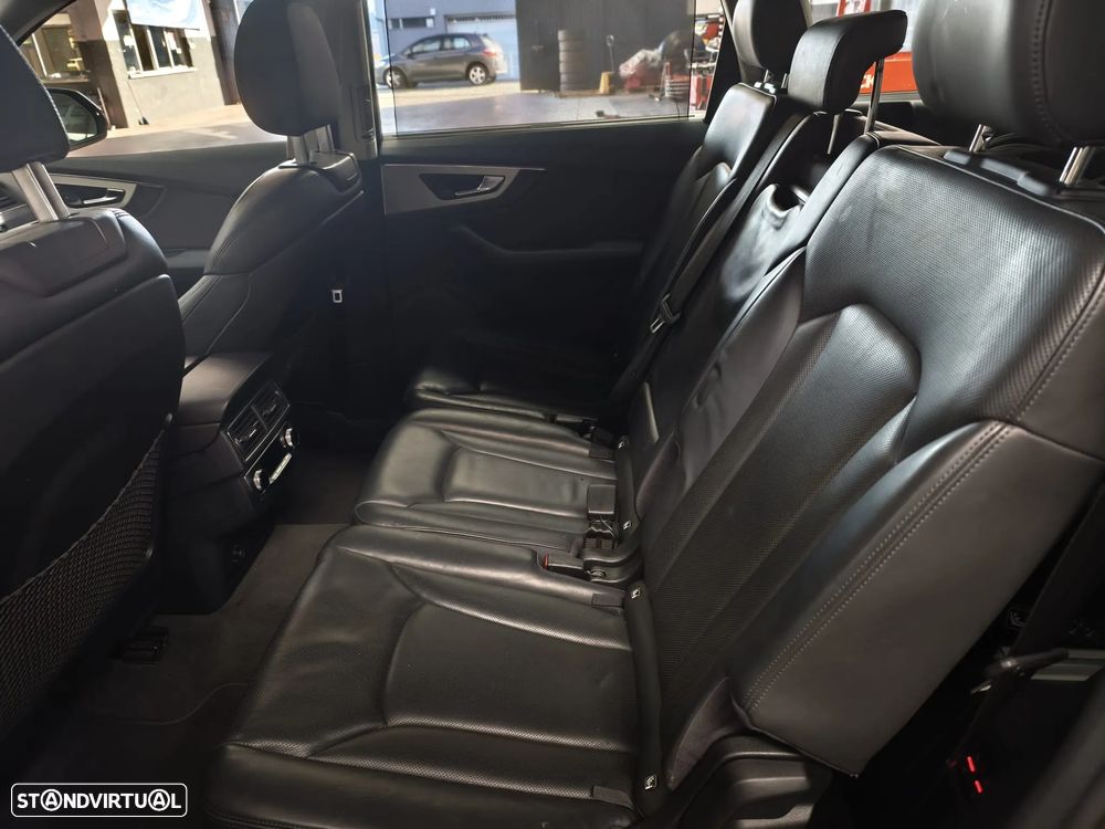 Audi Q7 3.0 TDI quattro S-line Tiptronic 7L - 16