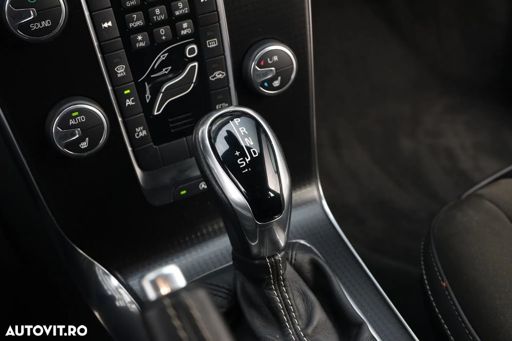 Volvo V40 D3 Geartronic RDesign - 30