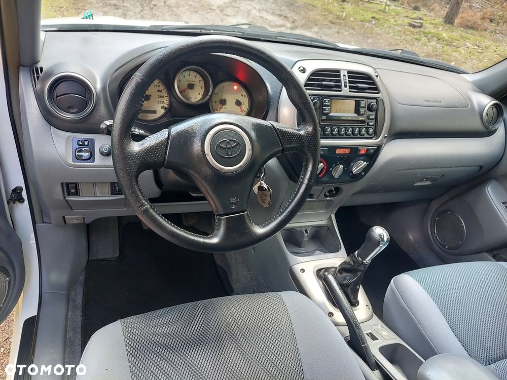 Toyota RAV4 4x4 Edition - 11