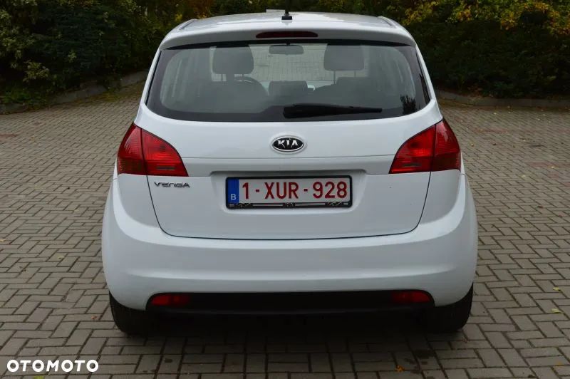 Kia Venga - 5