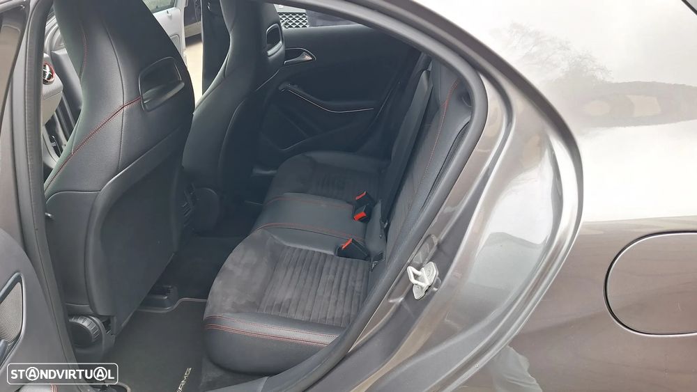 Mercedes-Benz A 45 AMG 4Matic Speedshift 7G-DCT - 12