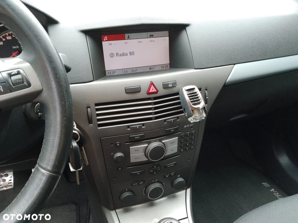 Opel Astra 1.6 Caravan - 12