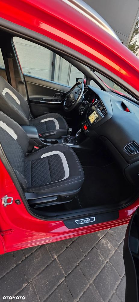 Kia Ceed 1.6 CRDi 136 ISG GT Line - 13