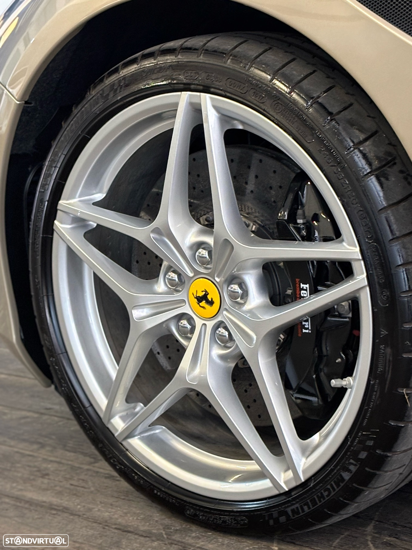 Ferrari California T - 14