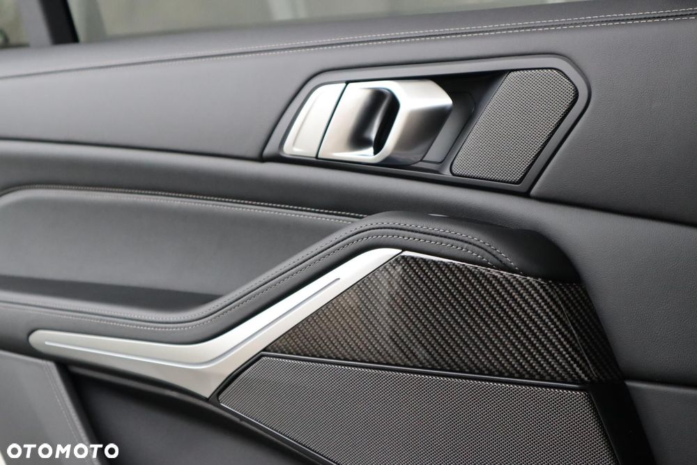BMW X7 - 23
