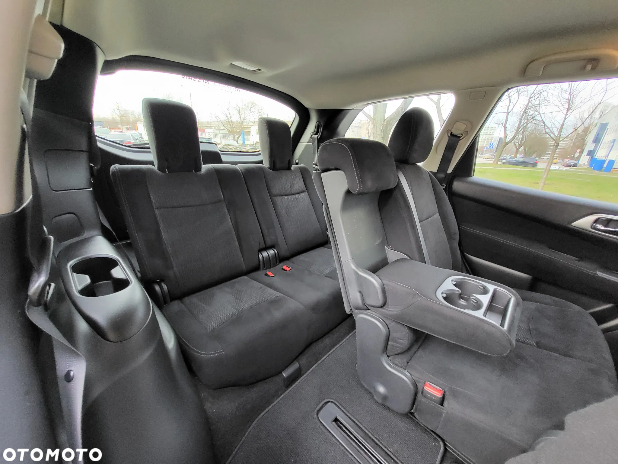 Nissan Pathfinder - 34