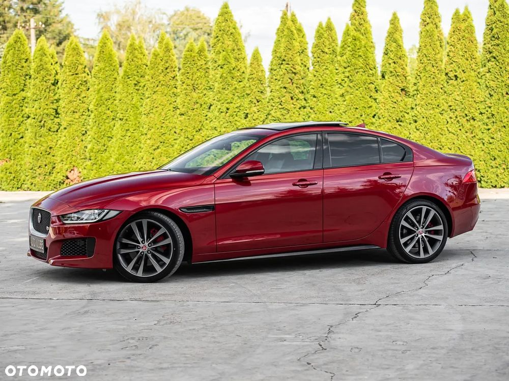 Jaguar XE - 7