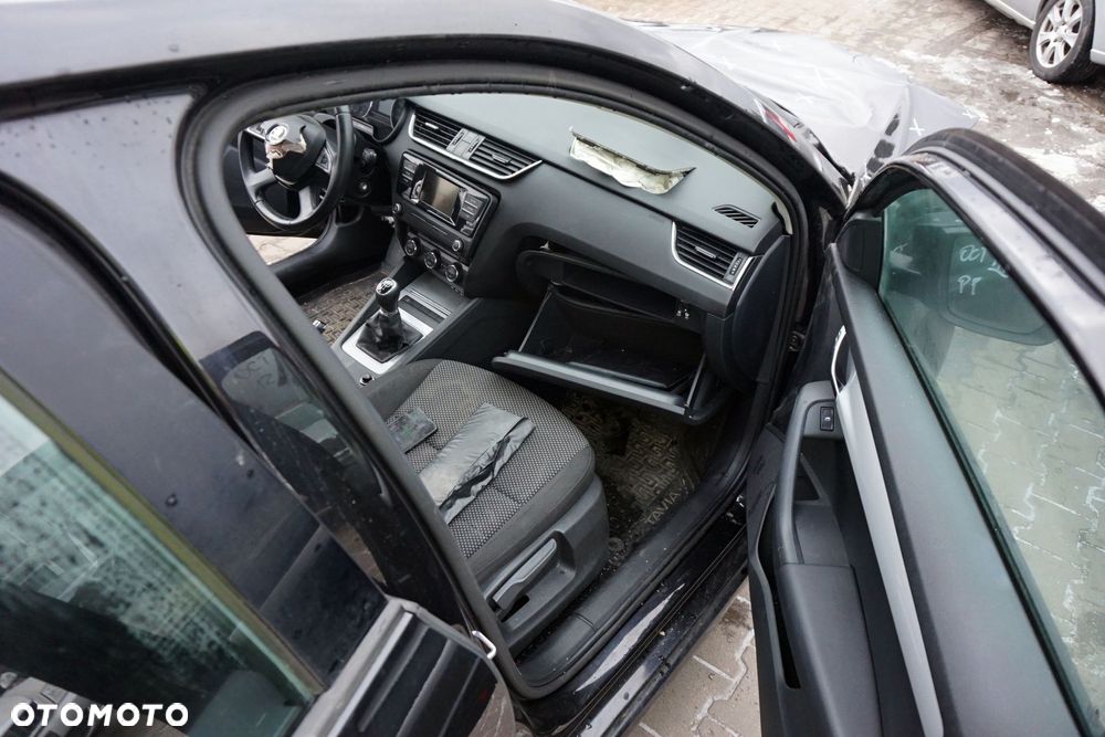 SKODA OCTAVIA III 5E3 LB LIFTBACK 2014 LF9R 1.6 TDI CLHA 105KM MWX CZARNY na części - 14