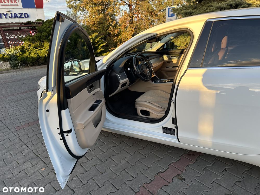 Jaguar XF 2.0 i4D Portfolio - 20