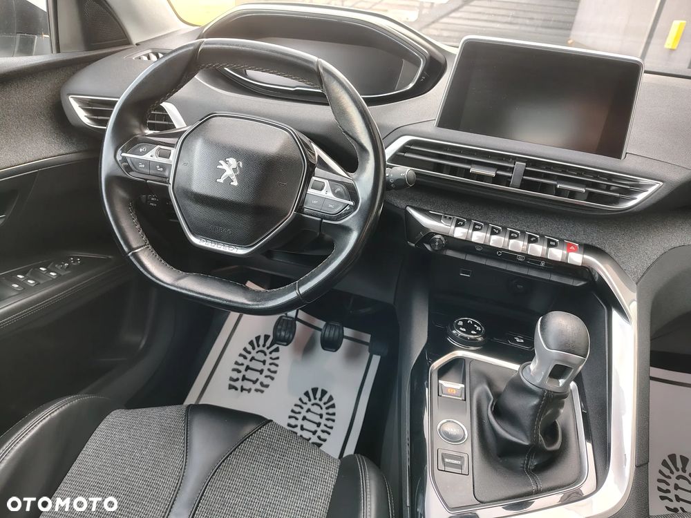 Peugeot 3008 1.5 BlueHDi Allure S&S - 15