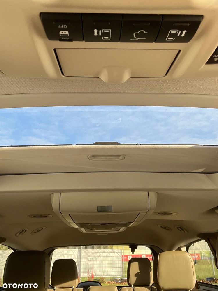 Chrysler Town & Country 3.6 Limited - 27