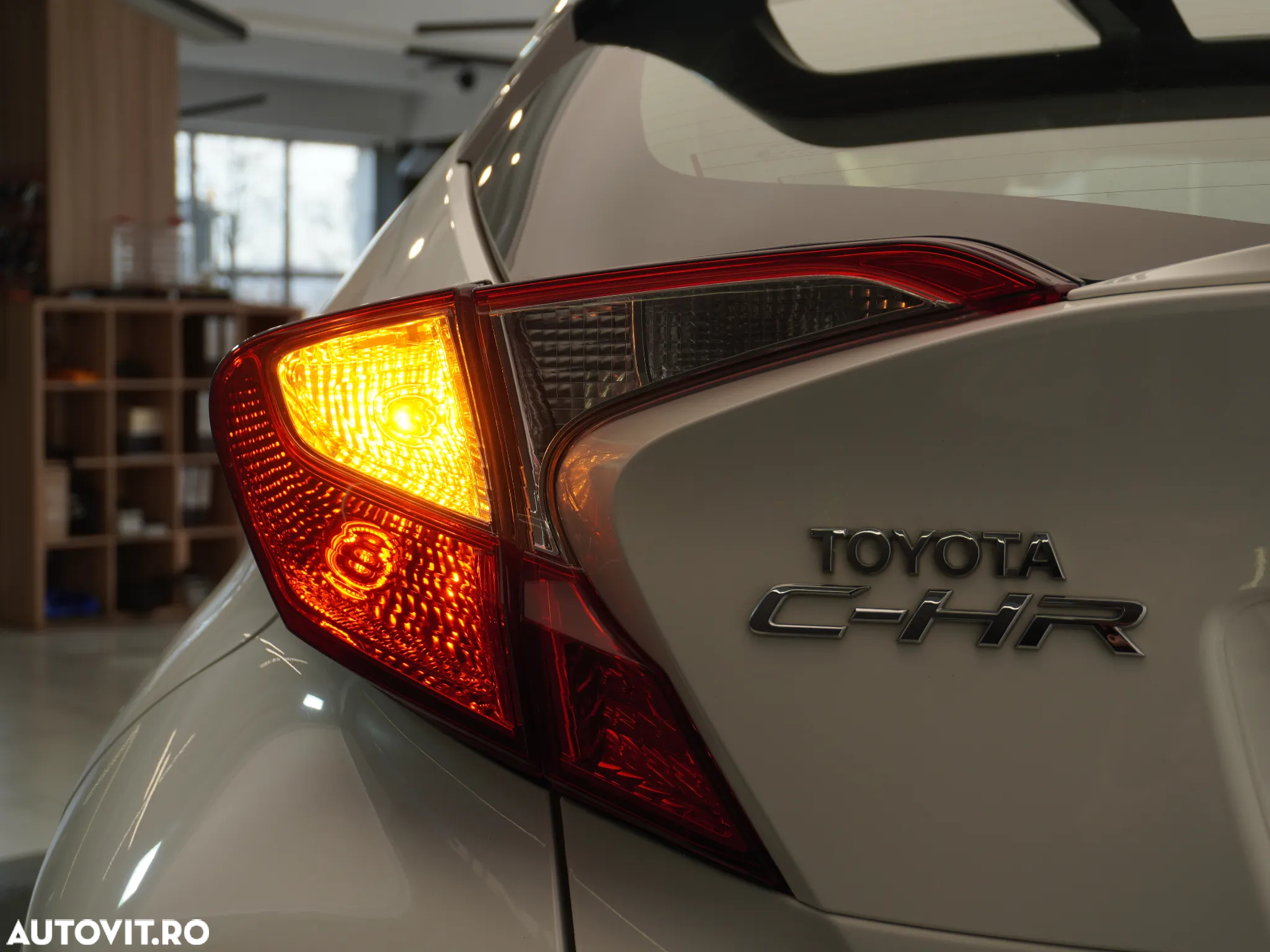 Toyota C-HR 1.8 HSD 4x2 CVT C-ult LED - 16