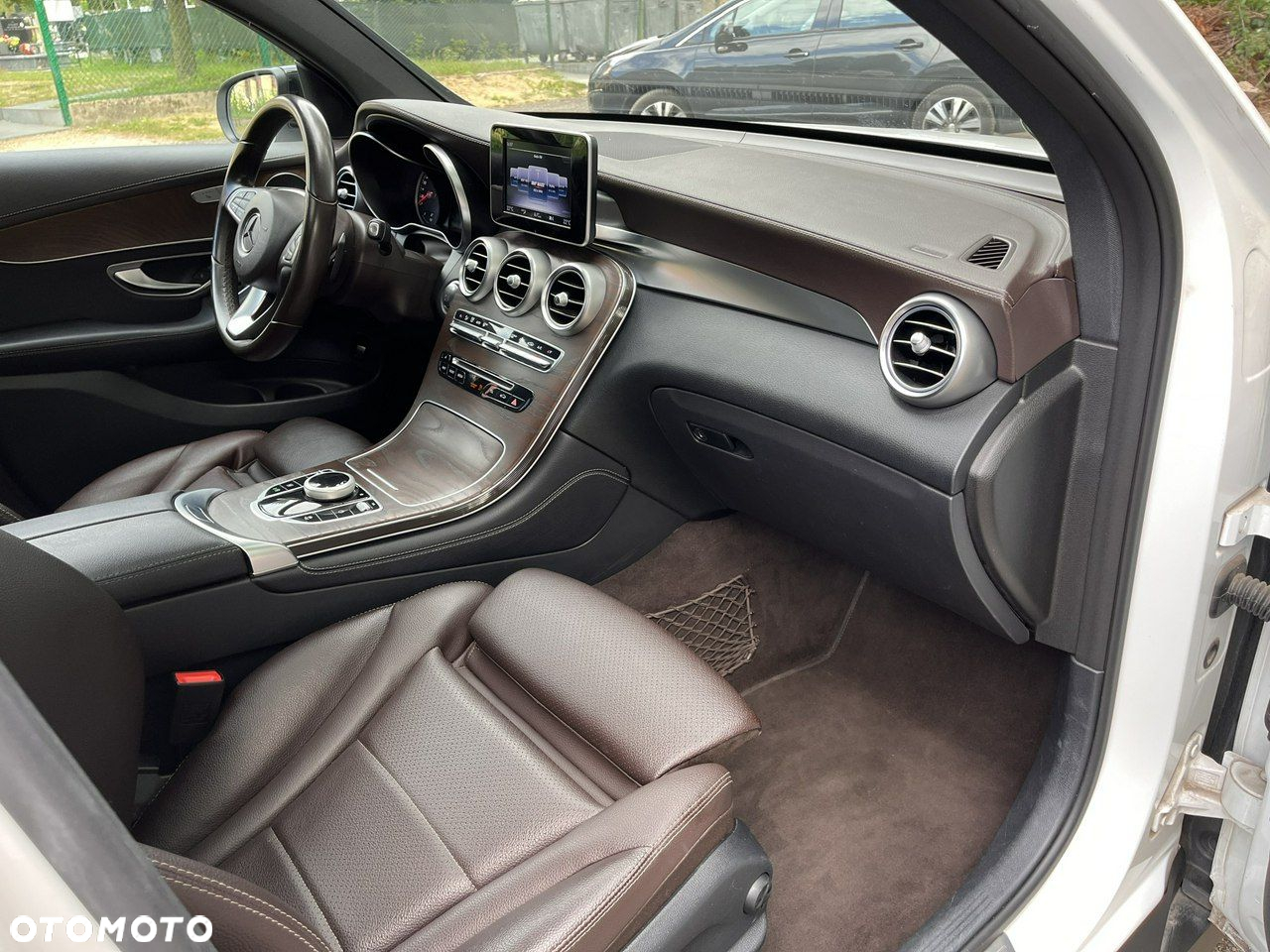 Mercedes-Benz GLC - 24