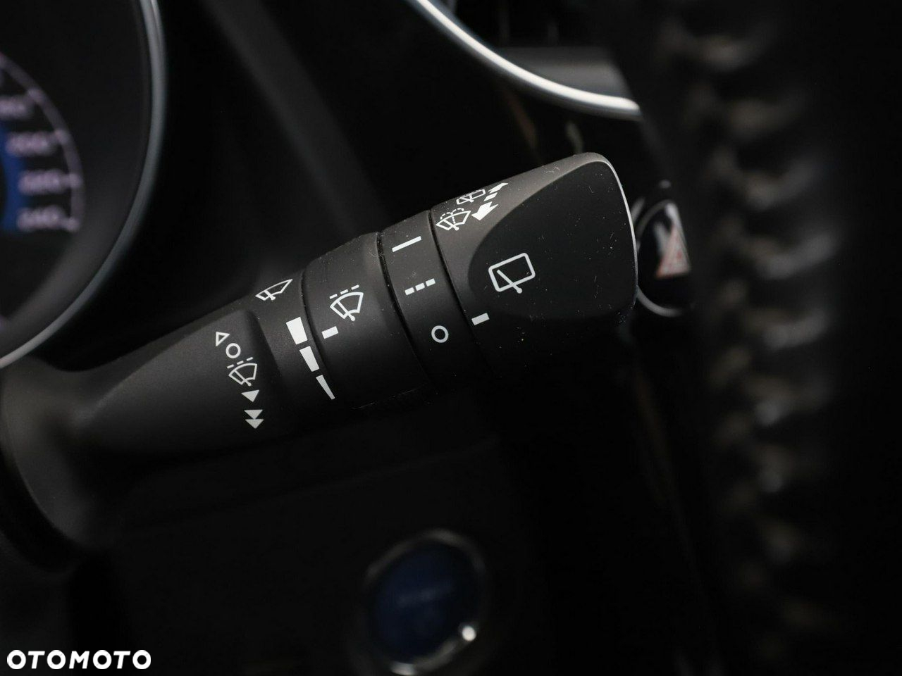 Toyota Auris 1.8 VVT-i Hybrid Automatik Design Edition - 33