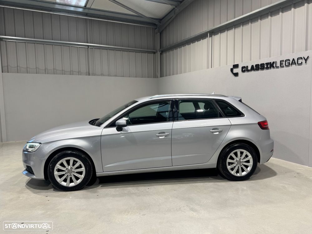Audi A3 Sportback 1.6 TDI B.Line Attraction - 3