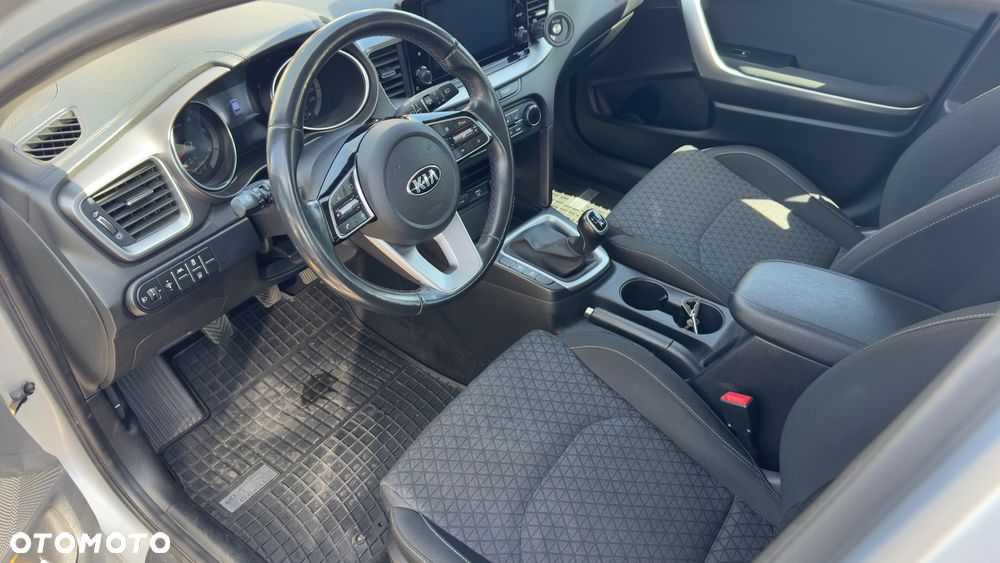 Kia Ceed 1.6 CRDi SCR M - 10