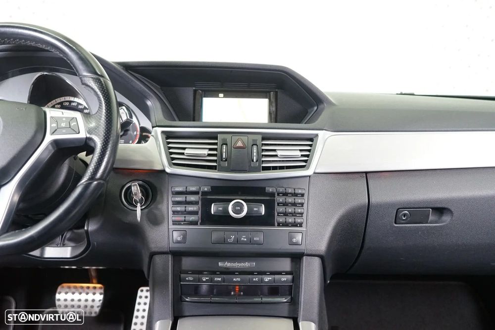 Mercedes-Benz E 220 CDi Avantgarde BlueEfficiency Auto - 30