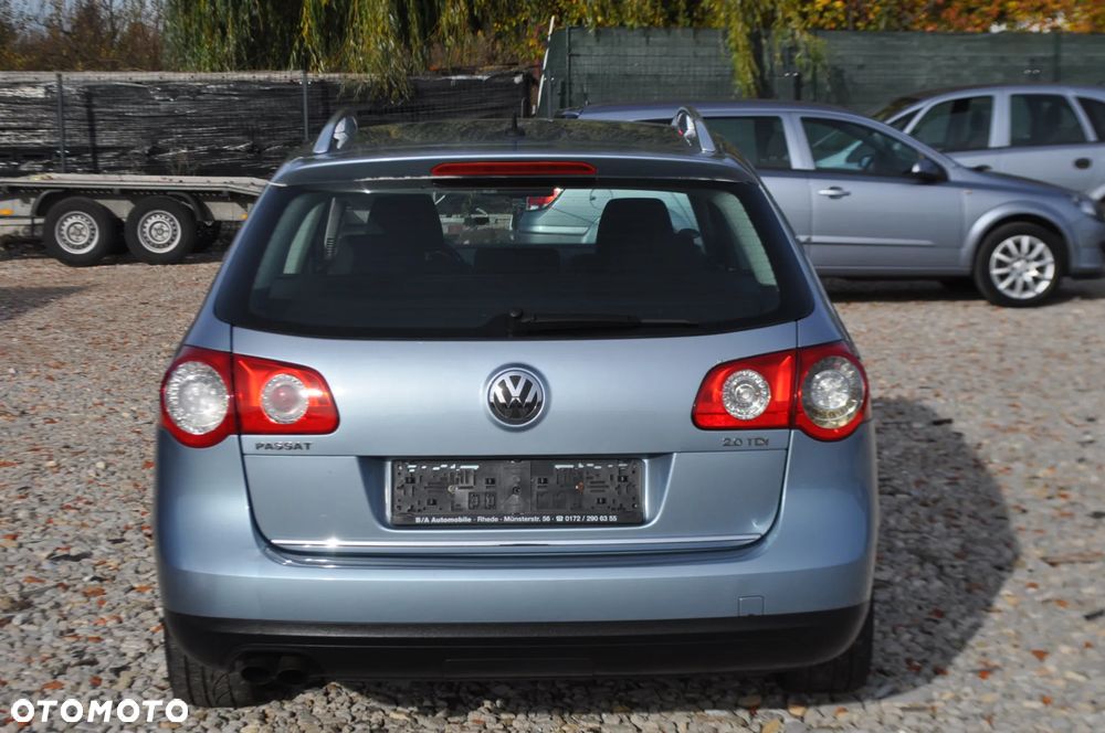 Volkswagen Passat Variant 2.0 TDI BlueMotion Technology DPF Highline - 6