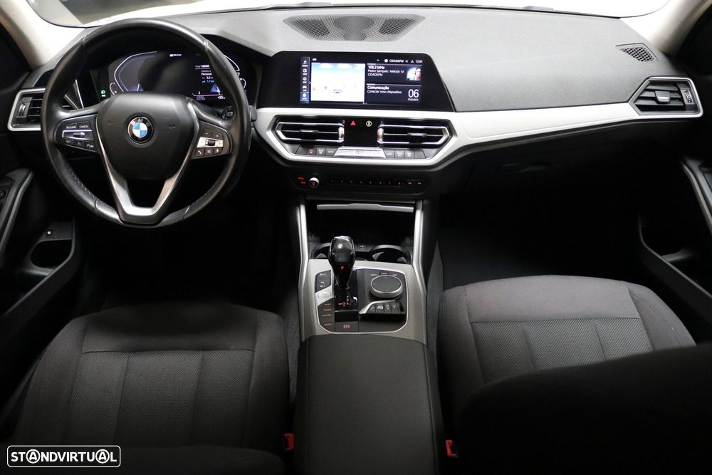 BMW 330 e Line Luxury Auto - 36