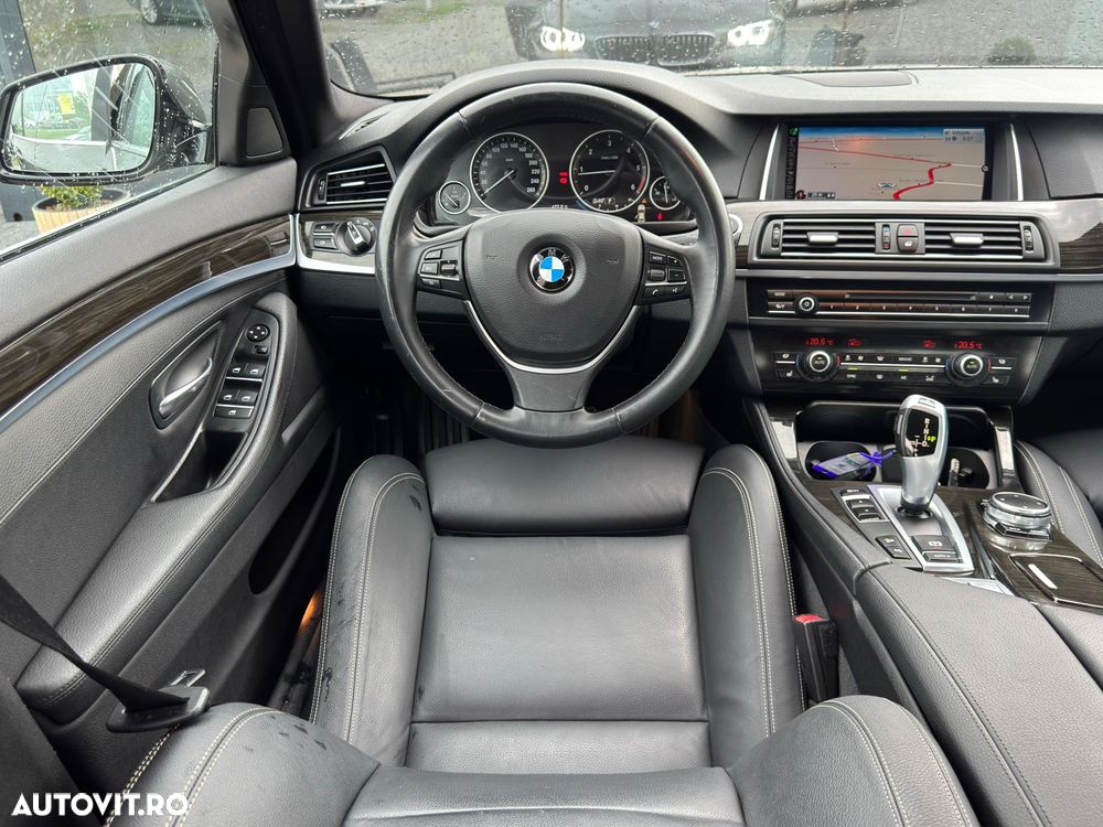 BMW Seria 5 520d Aut. Luxury Line - 7