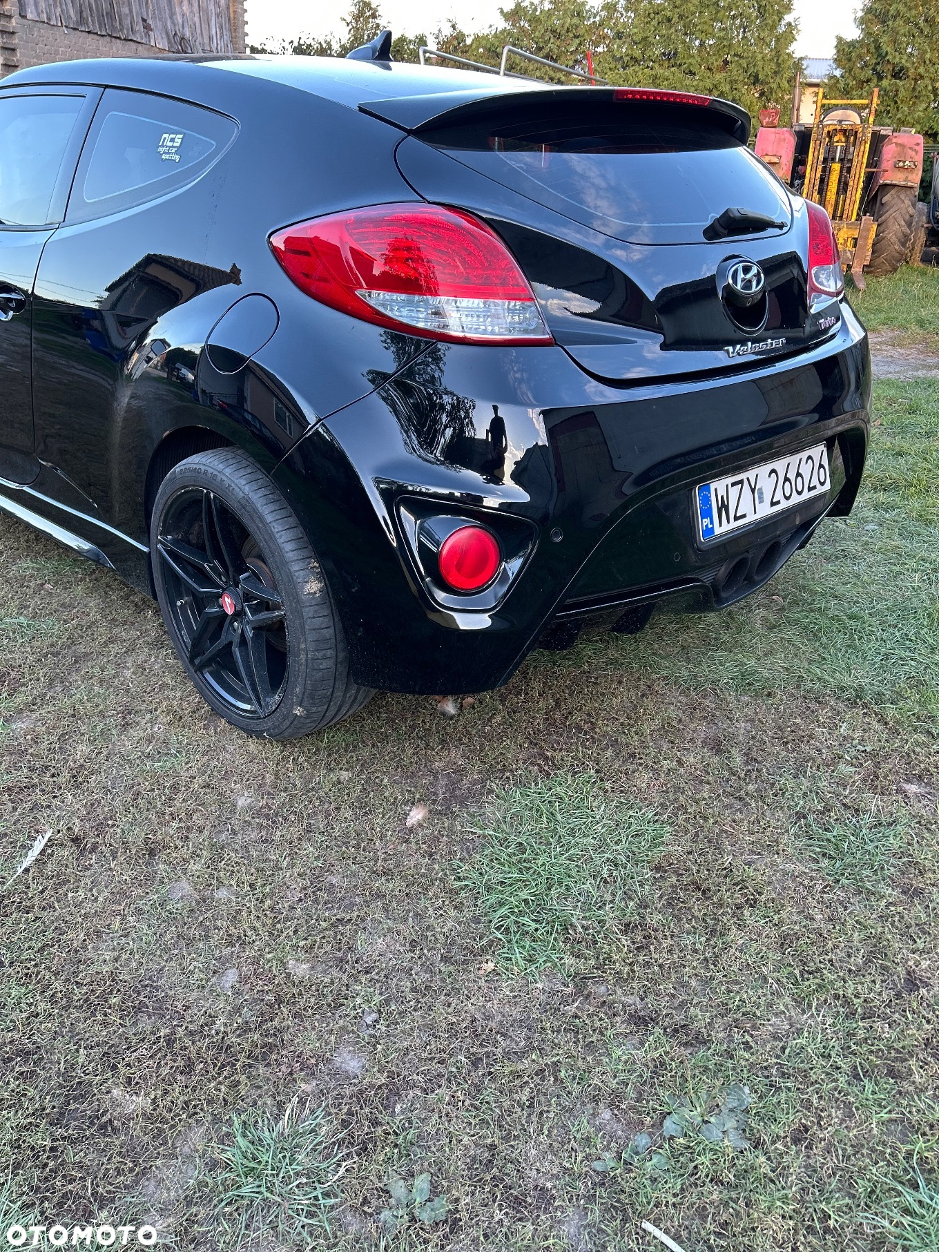 Hyundai Veloster - 4