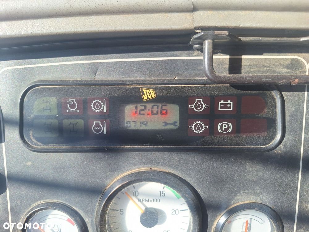 JCB 3Cx 4X4 - 17