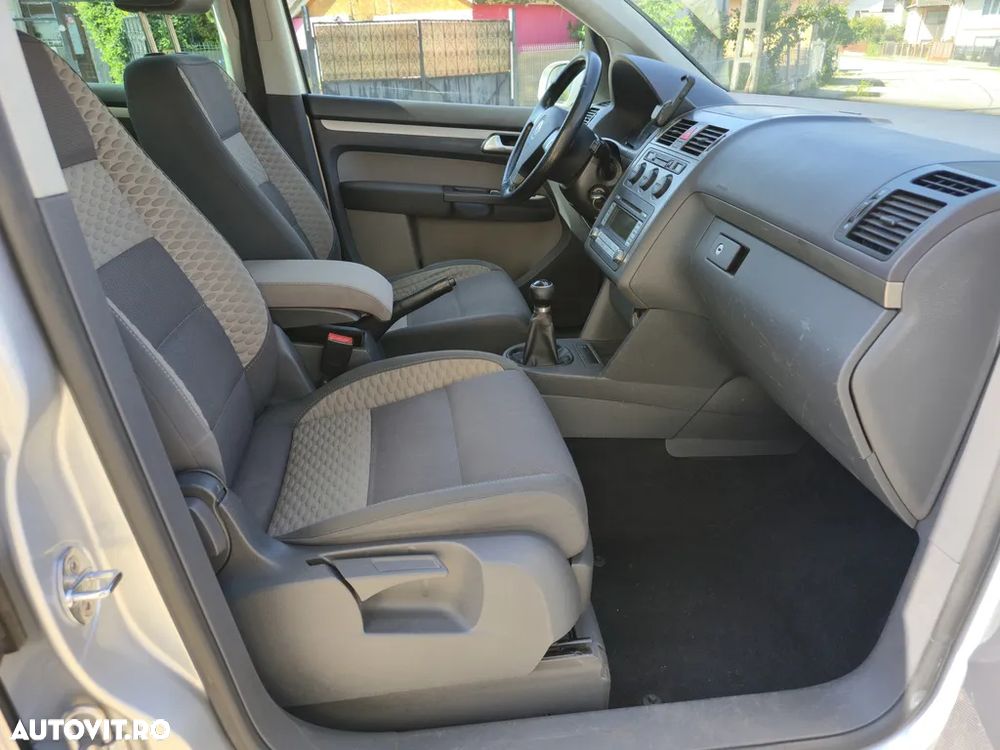 Volkswagen Touran 2.0 TDI DPF Cross - 11