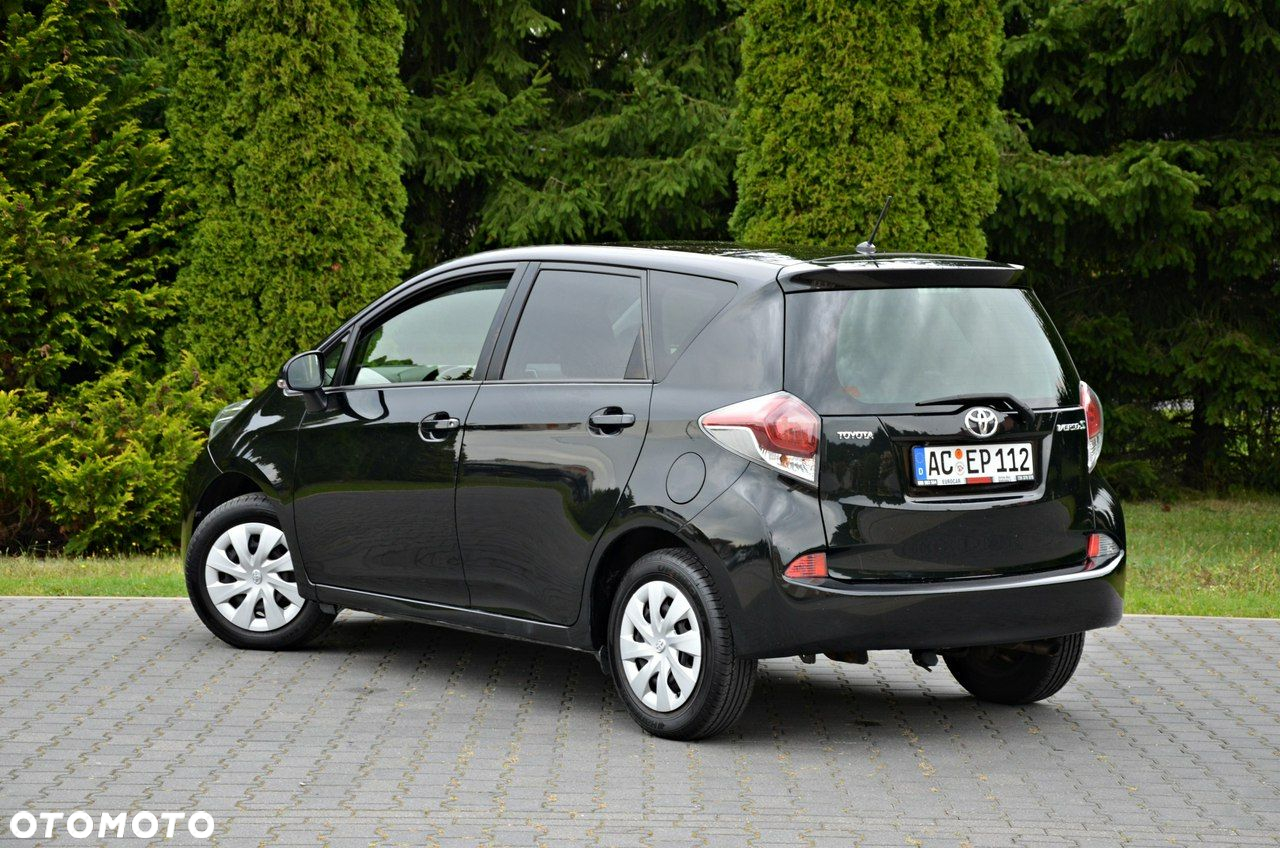 Toyota Verso S 1.33 Premium - 3