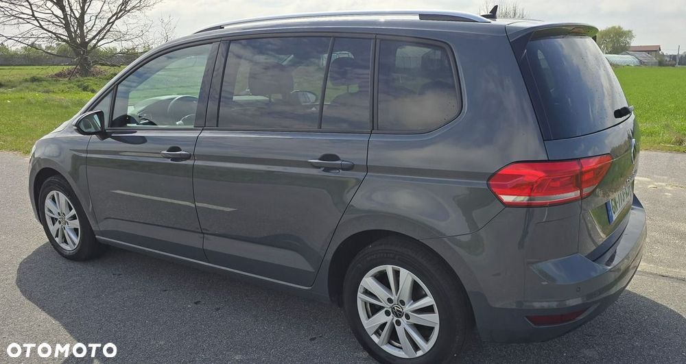 Volkswagen Touran - 15