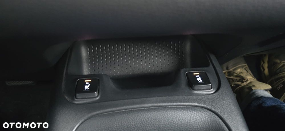 Suzuki Swace 1.8 Hybrid Premium Plus CVT - 11