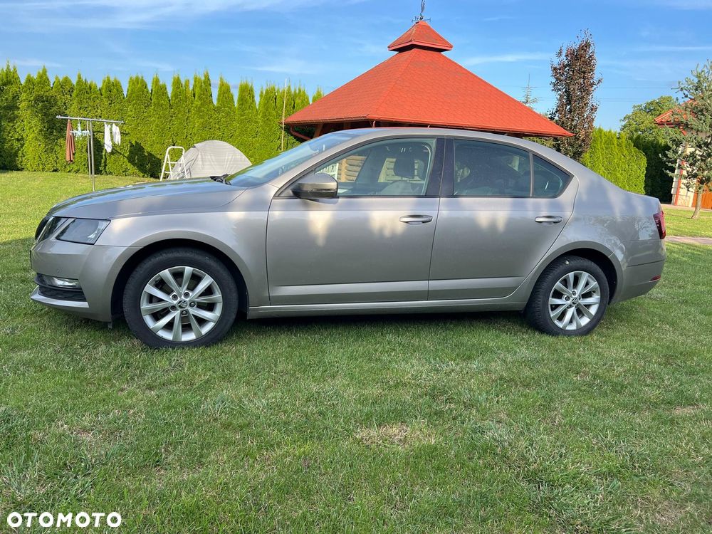 Skoda Octavia 1.6 TDI DSG Ambition - 3