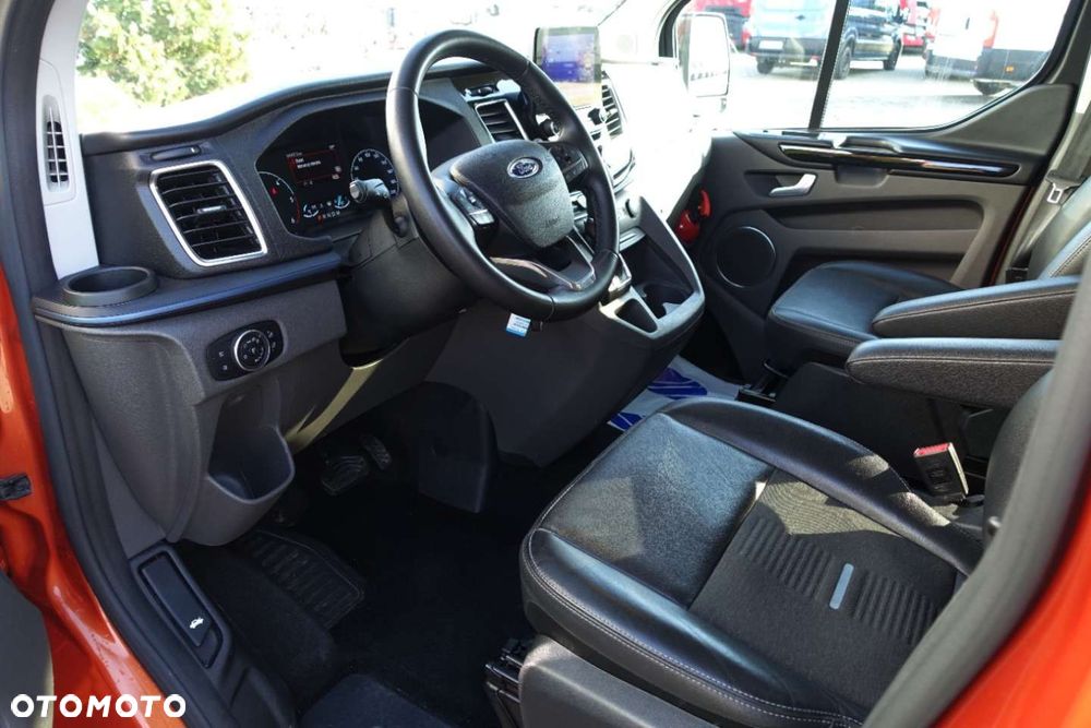 Ford Tourneo Custom - 9