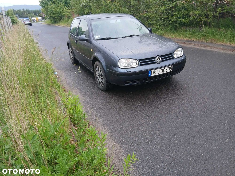 Volkswagen Golf - 3