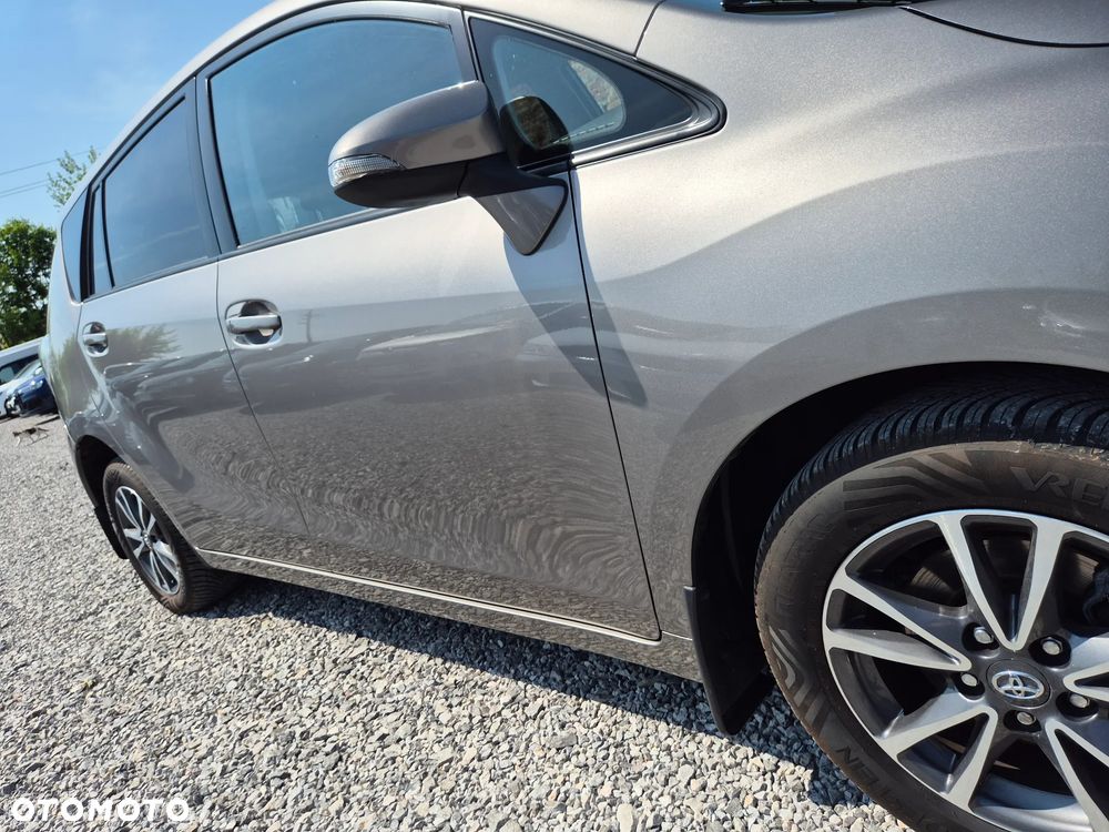 Toyota Verso 1.6 D-4D Prestige - 20