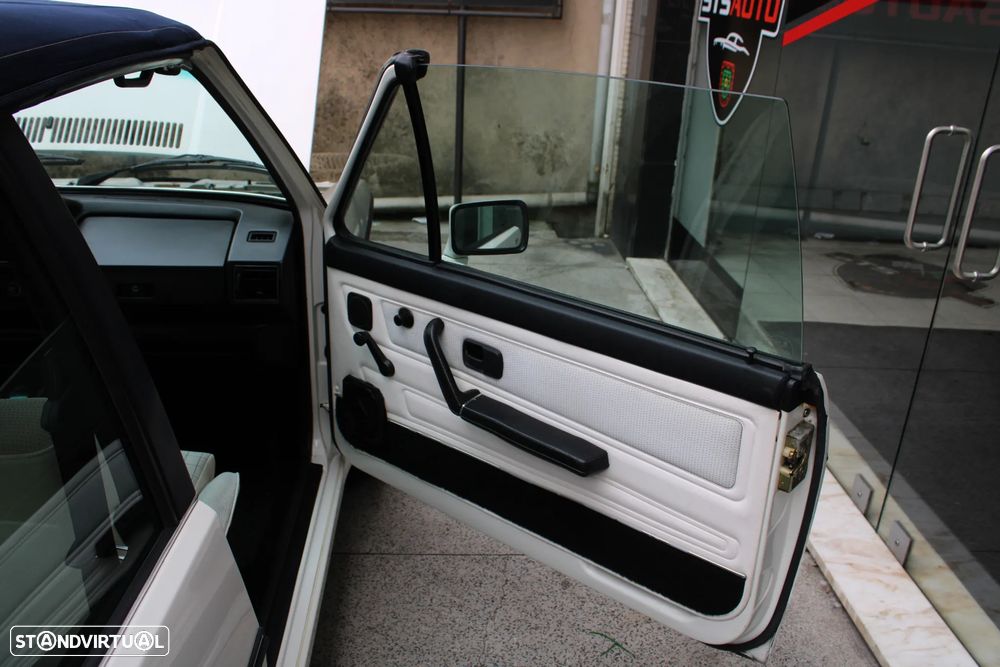 VW Golf Cabriolet 1.6 - 25