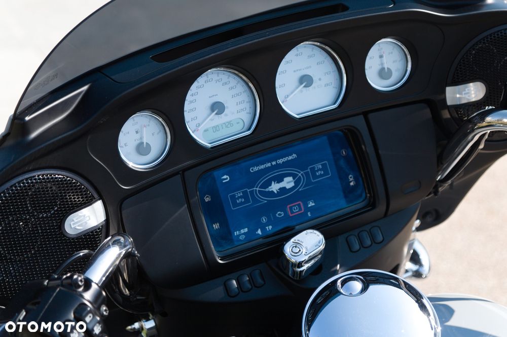 Harley-Davidson Touring Street Glide - 13