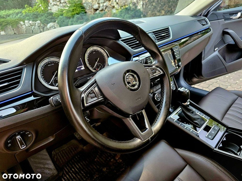 Skoda Superb 2.0 TDI SCR L&K DSG - 9
