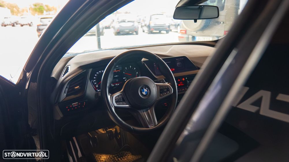 BMW 116 d Pack Desportivo M - 2