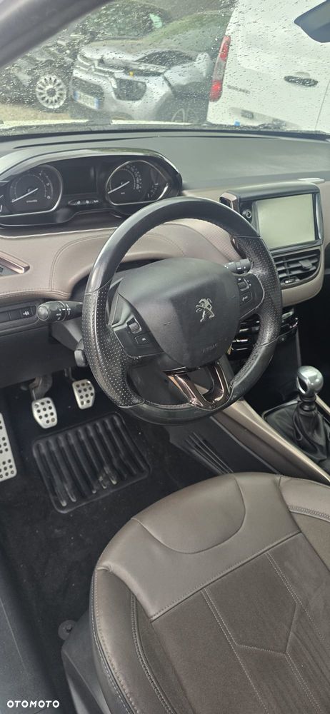 Peugeot 2008 e-HDi FAP 115 STOP & START Allure - 21
