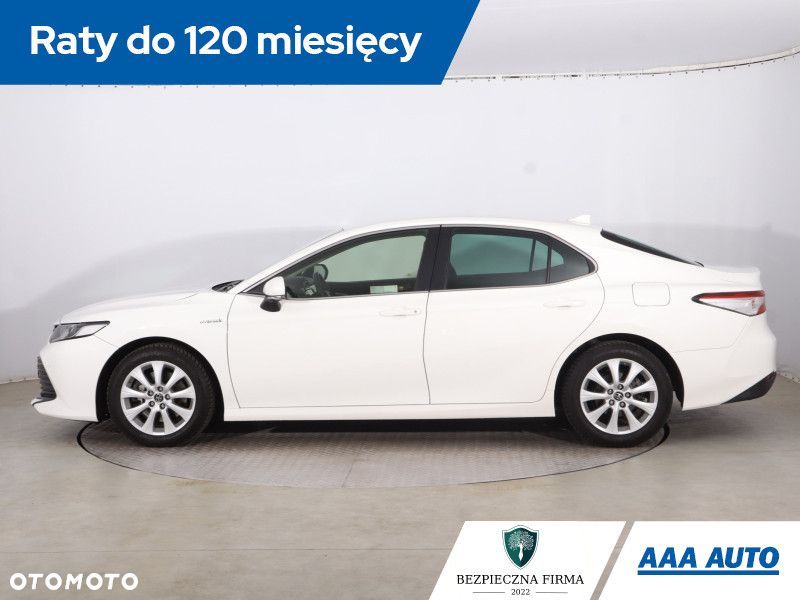 Toyota Camry - 4