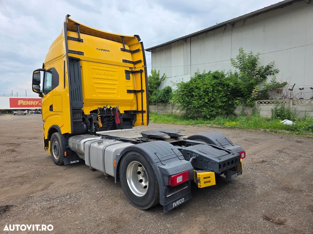 Iveco Stralis Hi-Way - 7