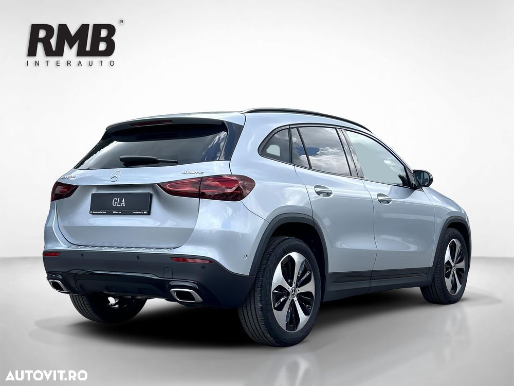 Mercedes-Benz GLA 220 4MATIC MHEV - 6