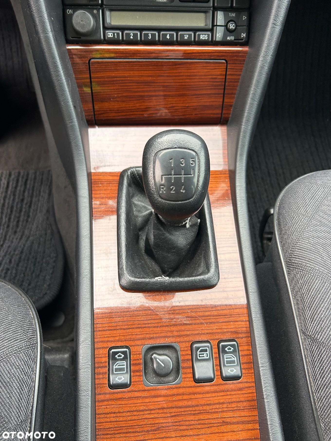 Mercedes-Benz Klasa E 200 T Elegance - 16