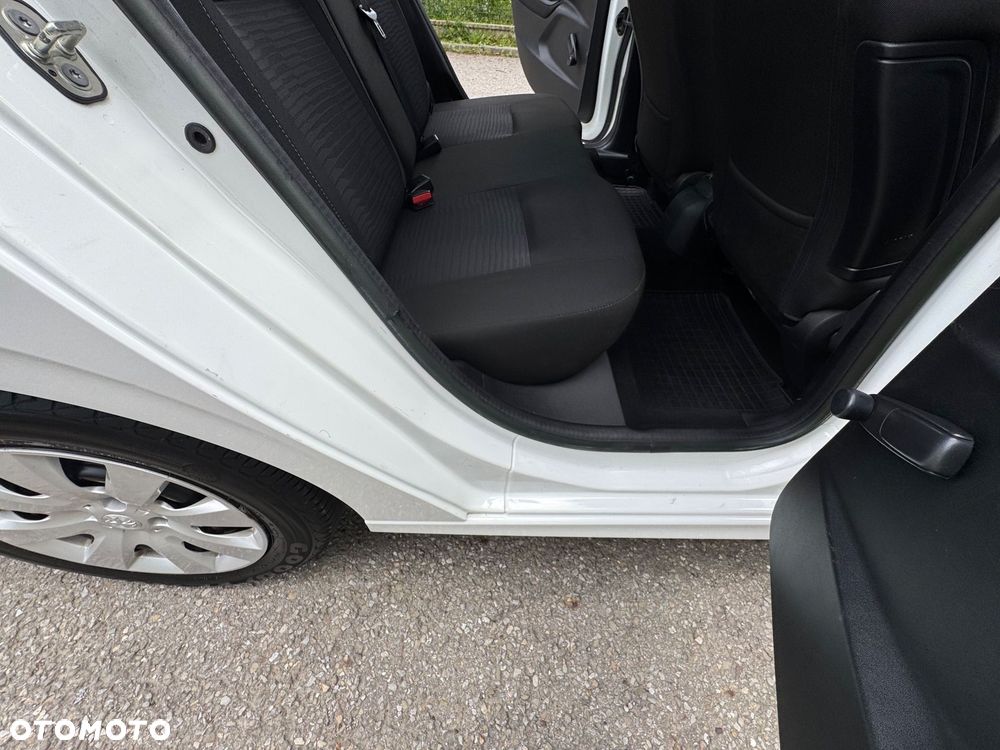 Peugeot 301 1.2 Pure Tech Active - 23